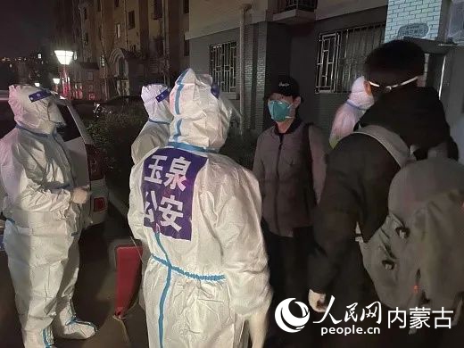 耐心溝通，居民們轉變態(tài)度。平安玉泉供圖