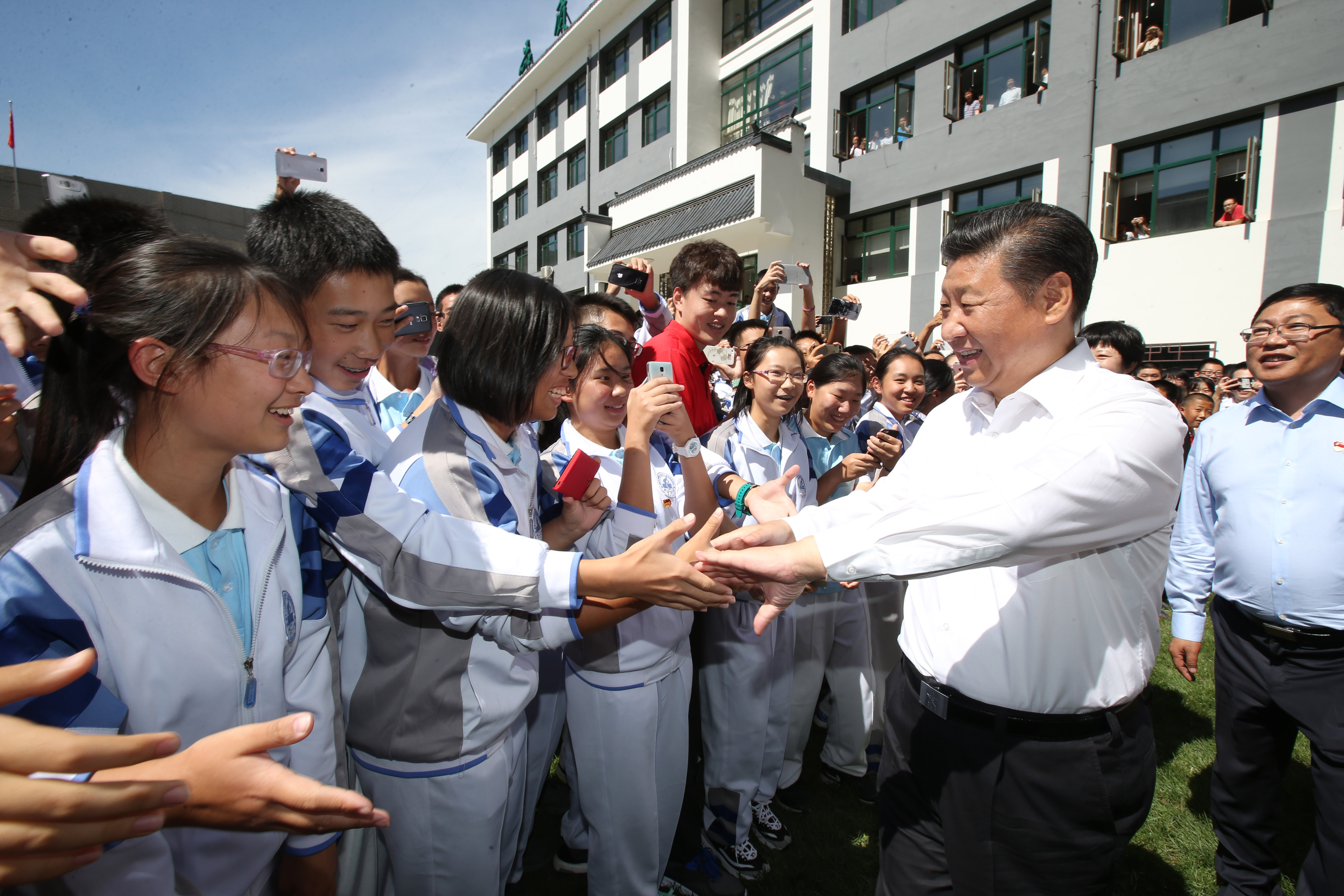 2016年9月9日，習(xí)近平總書記來(lái)到位于北京市海淀區(qū)的八一學(xué)校看望師生。